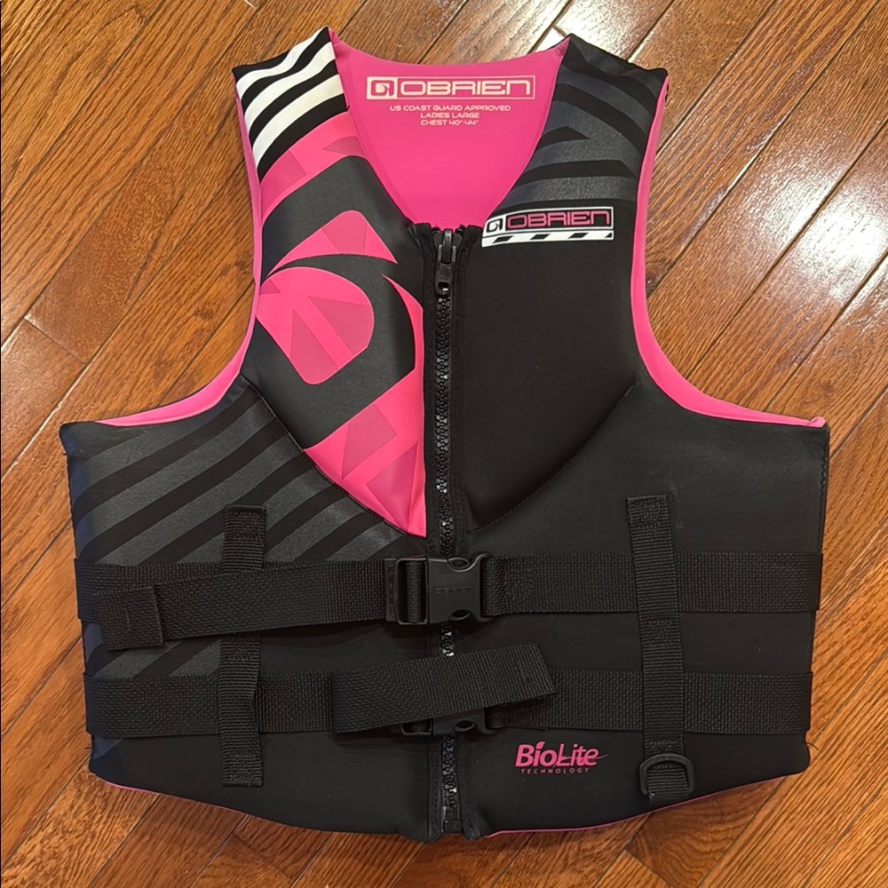 O'Brien Pink and Black Life Vest